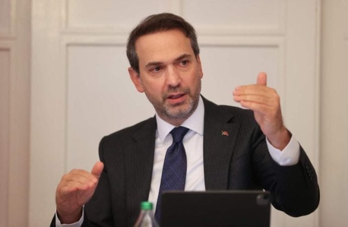 أنقرة تدعو لتوسيع اتفاق الطاقة مع بغداد ليشمل الغاز والكهرباء