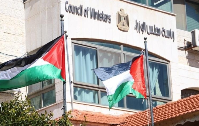 الحكومة الفلسطينية: مستوطنون شنوا هجوما إرهابيا على قرية الطيبة المسيحية في الضفة الغربية المحتلة