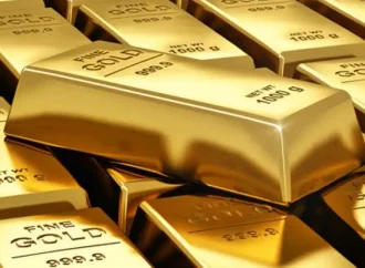 تجدد حالة عدم اليقين التجاري ترفع الذهب من أدنى مستوى في شهر