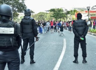 مقتل 4 واعتقال المئات في أنغولا في احتجاجات على رفع أسعار الوقود