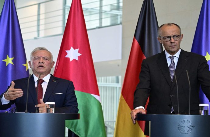 ميرتس: برلين وباريس ولندن تنوي إرسال وزراء خارجيتها إلى إسرائيل