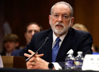 السفير هاكابي: أوروبا تضغط على إسرائيل و3 دول عربية تضغط على حماس