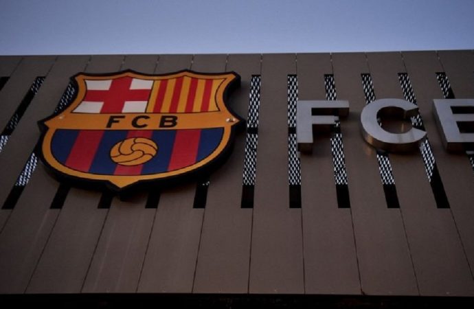 نادي برشلونة يقع ضحية تحويلات وهمية