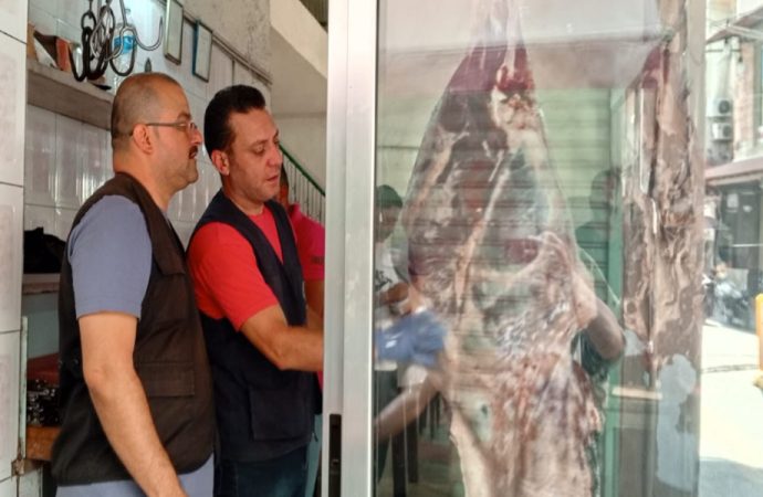 محضرا ضبط وإنذارات بحق مؤسسات غذائية في الجنوب