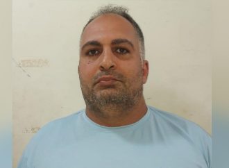 نصّاب مُحترف: المال مقابل الوظيفة