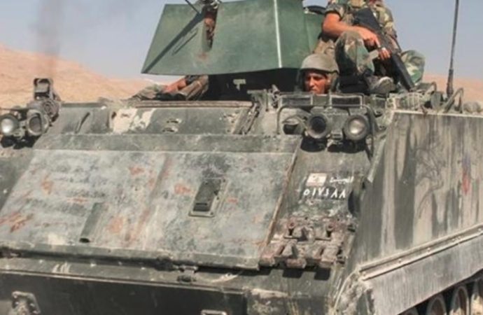انقلاب آلية للجيش على أوتوستراد حبوش… ووقوع إصابات