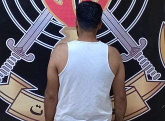 مدير مطعم يصدّ مسلحًا ويمنع السرقة