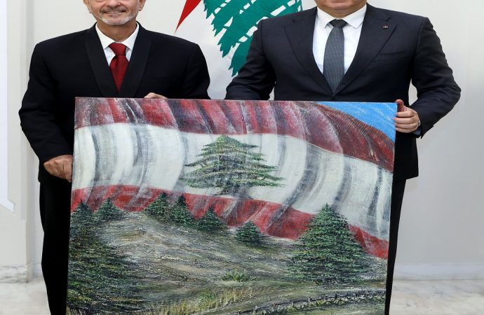 هدية فنية لعون
