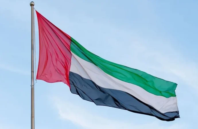 الإمارات ترحب بقمة ترامب وبوتين في ألاسكا