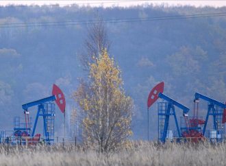 النفط يتجه لأطول سلسلة خسائر منذ آب 2021