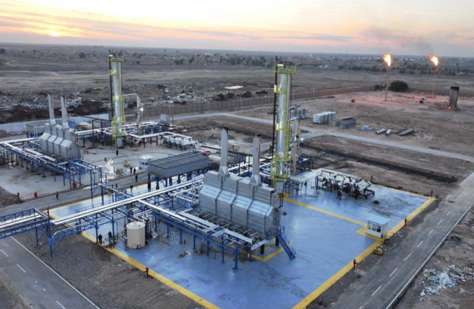 أسعار النفط تستقر وسط ترقب لتأثير فرض رسوم جديدة على الهند