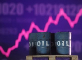 النفط يواصل المكاسب مع ترقب لقاء ترامب وبوتين