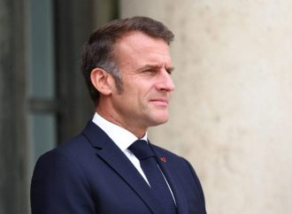 الإليزيه: ماكرون تحدث مع زيلينسكي واتفقا على الاجتماع بعد قمة ألاسكا