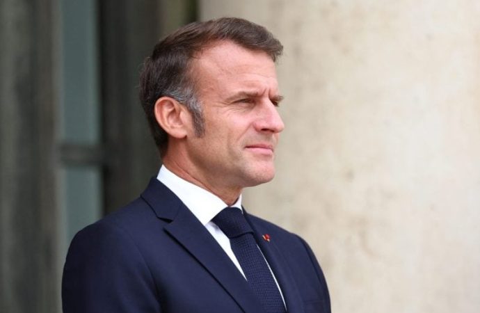 الإليزيه: ماكرون تحدث مع زيلينسكي واتفقا على الاجتماع بعد قمة ألاسكا