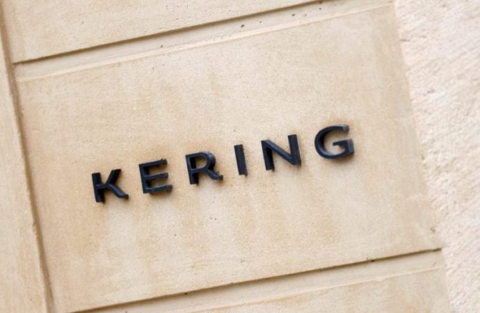 صحيفة إيطالية: كيرينغ تجري محادثات مع قطر لبيع مبنى في ميلانو