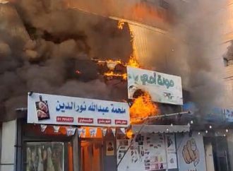 حريق كبير يلتهم مبنى في ‎كفرمان