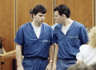 قتلا والديهما.. أميركا تبقي الأخوين مينينديز خلف القضبان بعد 3 عقود