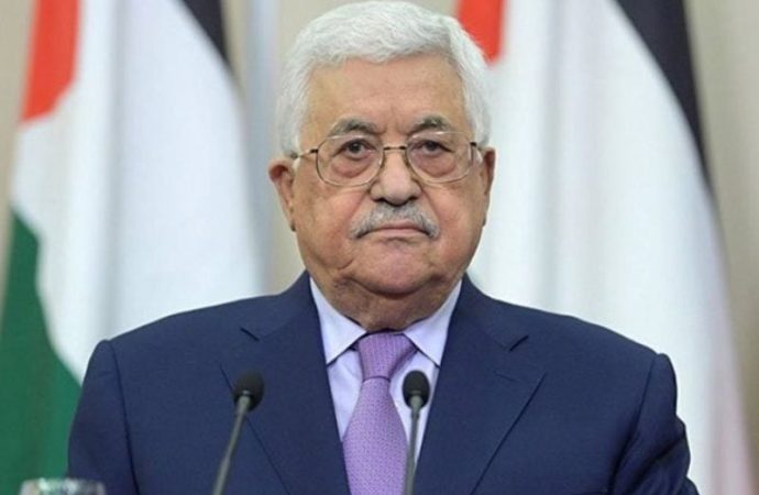 عباس يعلن تشكيل لجنة دستورية استعدادا لمؤتمر السلام الدولي سبتمبر المقبل