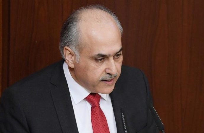 أبو الحسن: موقف “الحزب” يتناقض مع سبب وجوده في الحكومة