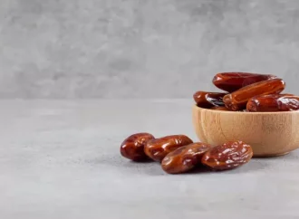 لهذا السبب يجب على النساء فوق الـ 30 تناول “التمر باللبن”
