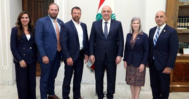 رئيس الجمهورية استقبل السيناتور الاميركي ولجنة مراقبة هيئات الضمان: الجيش بحاجة إلى دعم كي يتمكن من القيام بواجبه الوطني