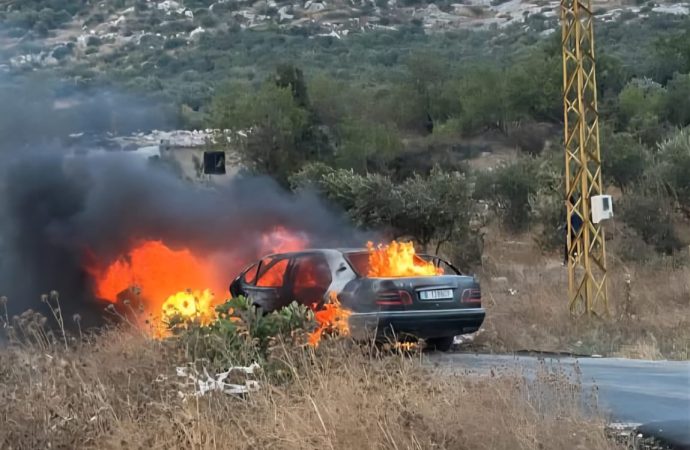 إندلاع النيران بسيارة في وادي خالد