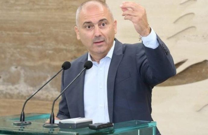 إيلي محفوض لـ”شيخ قبلان”: زلة اللسان من كثرة الكلام
