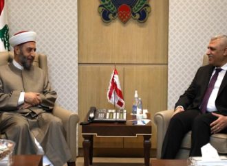 اللواء شقير عرض ووفداً من هيئة العلماء المسلمين المستجدات