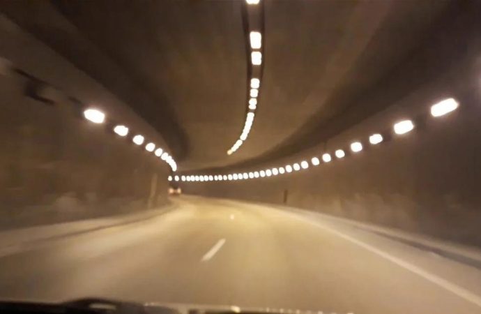 عبود هنأ الجيش في عيده: مؤسسة يحتذى بها