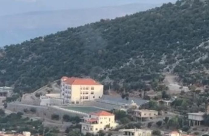قنبلة قرب مواطن!