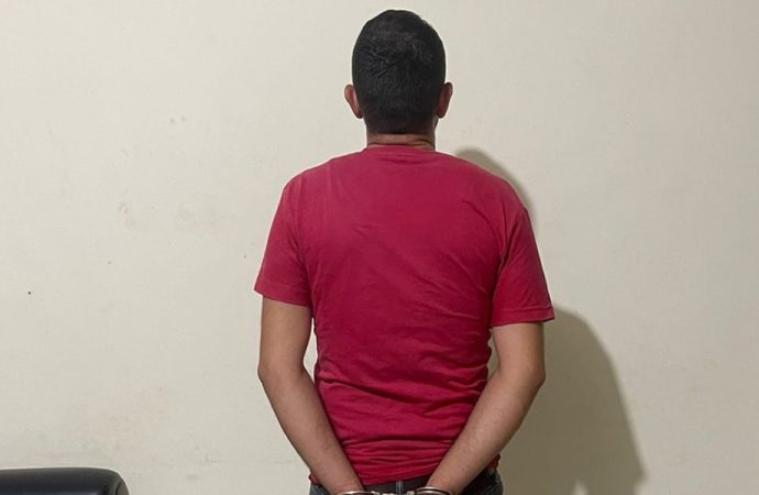 خلاف عائلي ينتهي بجريمة.. طعن عمّه وهرب!