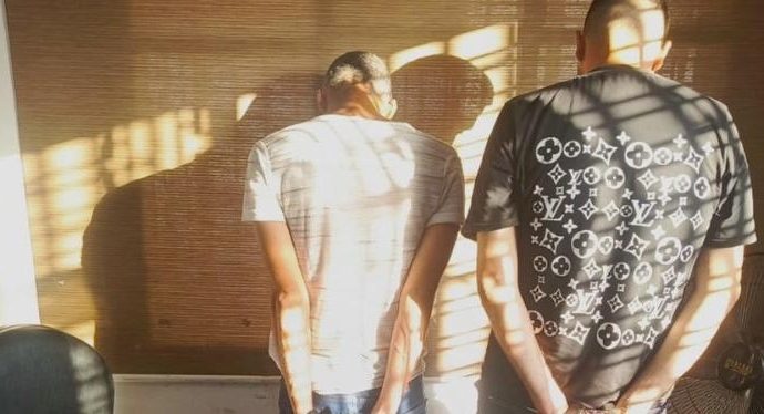 دراجة غير مسجلة وأسلحة… توقيف مواطنين في رأسمسقا