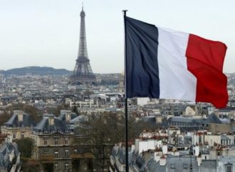 تعليق فرنسي مهم… هكذا تواكب باريس قرار الحكومة