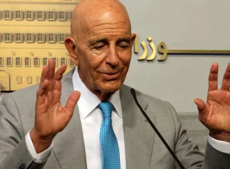 صحافية مقربة من ترامب تشن هجوماً عنيفاً على توم براك: دبلوماسي كارثي يمكّن التوسع الجهادي