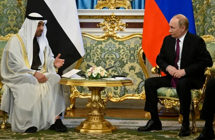 ديبلوماسية الحياد الإيجابي تحوّل أبو ظبي إلى وجهة موثوقة لحل النزاعات المعقّدة