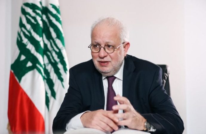 وزير العدل: من غير المقبول أن يأخذ “الحزب” اللبنانيّين إلى الانتحار معه