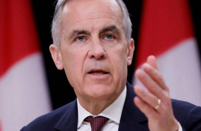 رئيس الوزراء الكندي يصل إلى كييف