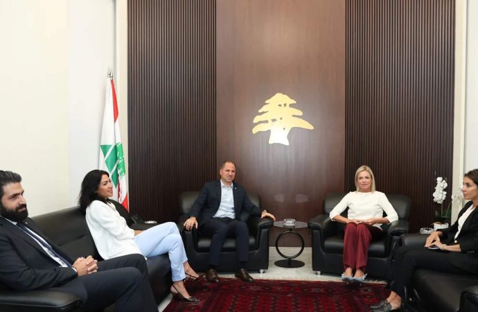 الجميل التقى بلاسخارت: إما يكون لبنان دولة أو لا يكون