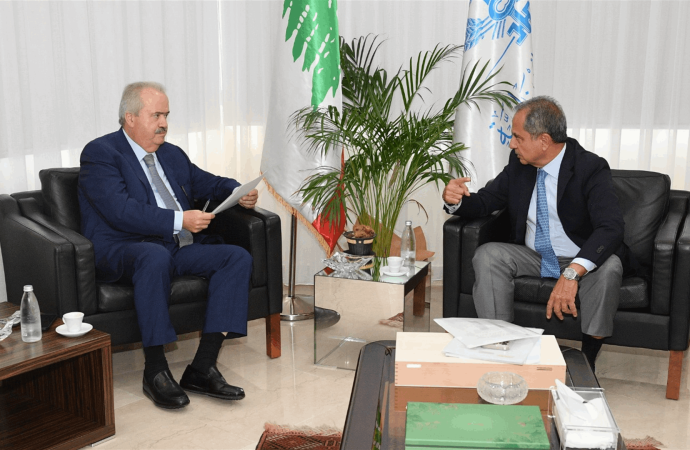 جابر وقع مع الصدي مرسوم إبرام قانون قرض الكهرباء: لدى الصندوق الكويتي النية لإصلاح المشاريع المتضررة من الحرب