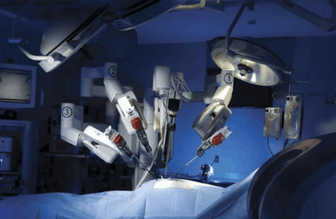 كركي: اعتماد تقنية الجراحة الروبوتية قفزة نوعية في الطب الجراحي