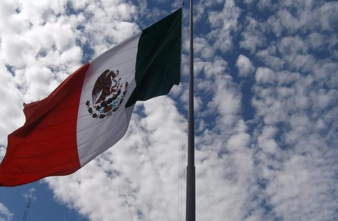 المكسيك تسلّم الولايات المتحدة 26 مطلوبًا بتهم مخدرات