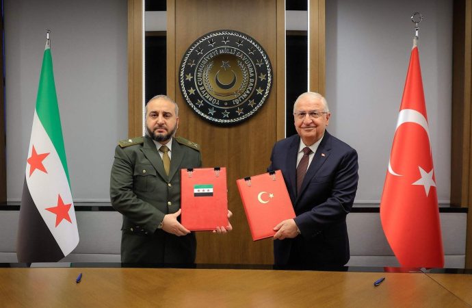 تركيا وسوريا توقعان مذكرة تفاهم بشأن التعاون الدفاعي