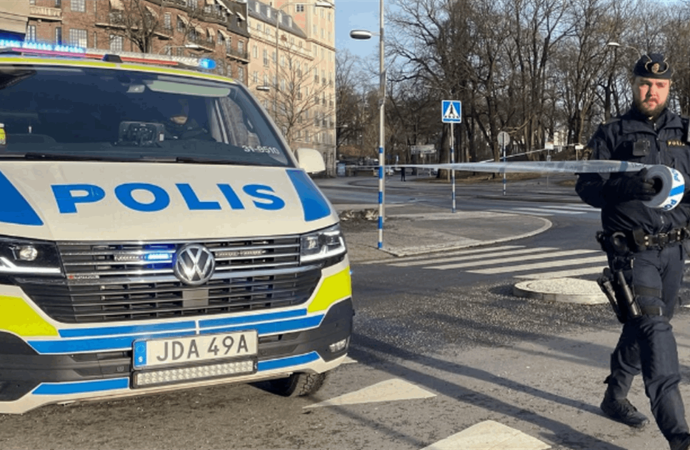 الشرطة السويدية تشتبه في إطلاق نار قرب مسجد في مدينة أوريبرو