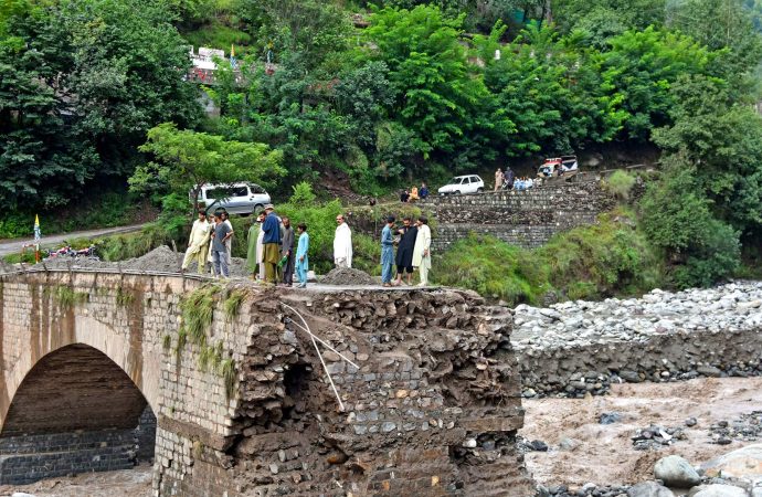 ارتفاع حصيلة قتلى الأمطار في باكستان إلى نحو 200 شخص خلال 24 ساعة