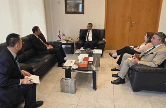 وزير الزراعة استقبل السفير الصيني: نتطلع إلى تطوير مشاريع مشتركة تعود بالنفع على المزارعين والمجتمعات المحلية