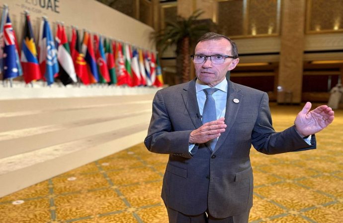 وزير خارجية النرويج: يجب أن نواصل الضغط على روسيا