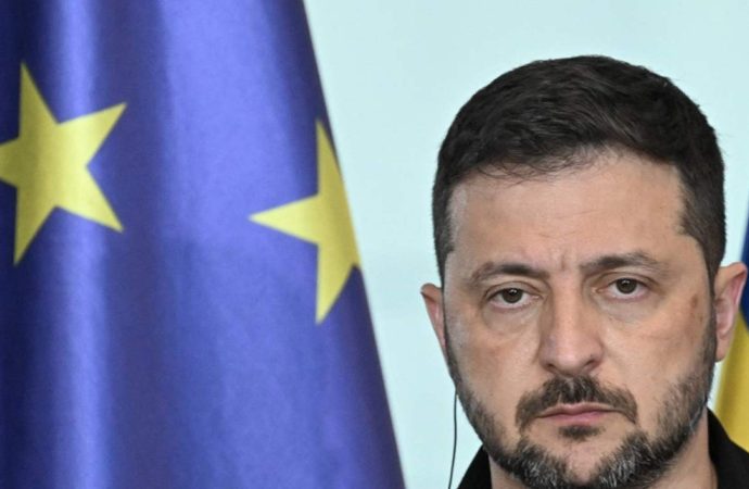 زيلينسكي: رفض روسيا وقف إطلاق النار يعقّد الوضع