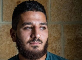 خروج وليام نون بعد تحقيق في قصر العدل على خلفية دعوى “إثارة النعرات وخرق قانون مقاطعة إسرائيل”