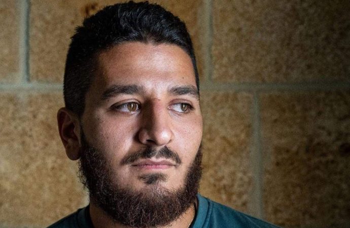خروج وليام نون بعد تحقيق في قصر العدل على خلفية دعوى “إثارة النعرات وخرق قانون مقاطعة إسرائيل”