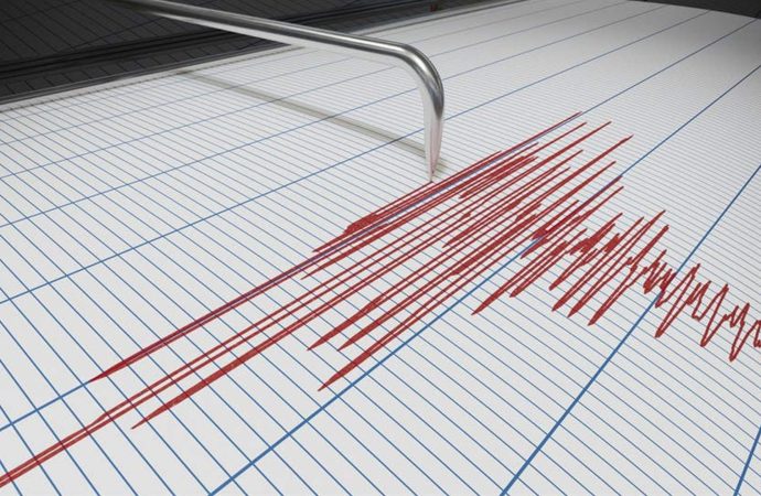 زلزال بقوة 7,5 درجات يضرب منطقة ممر دريك قبالة سواحل تشيلي
